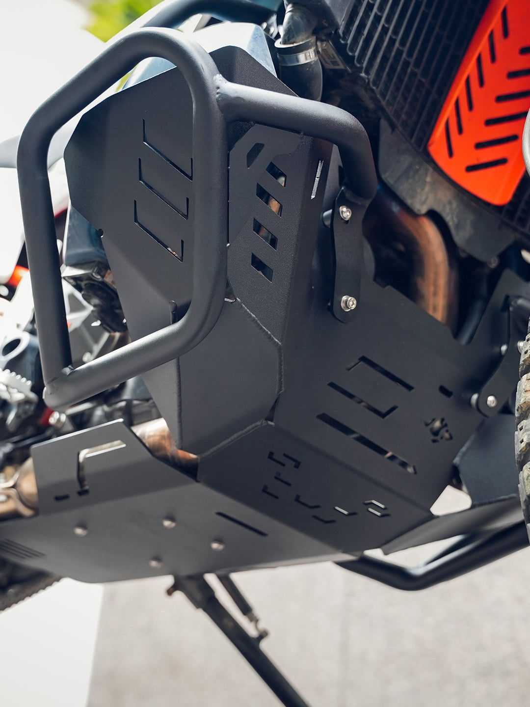 KTM ADV 890 Vambrace Bash Plate Black