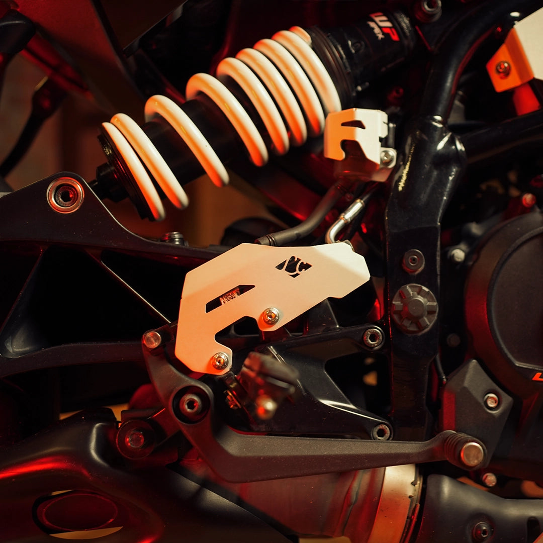 KTM DUKE 390/250 GEN 3 TITAN BOOT GUARDS SILVER