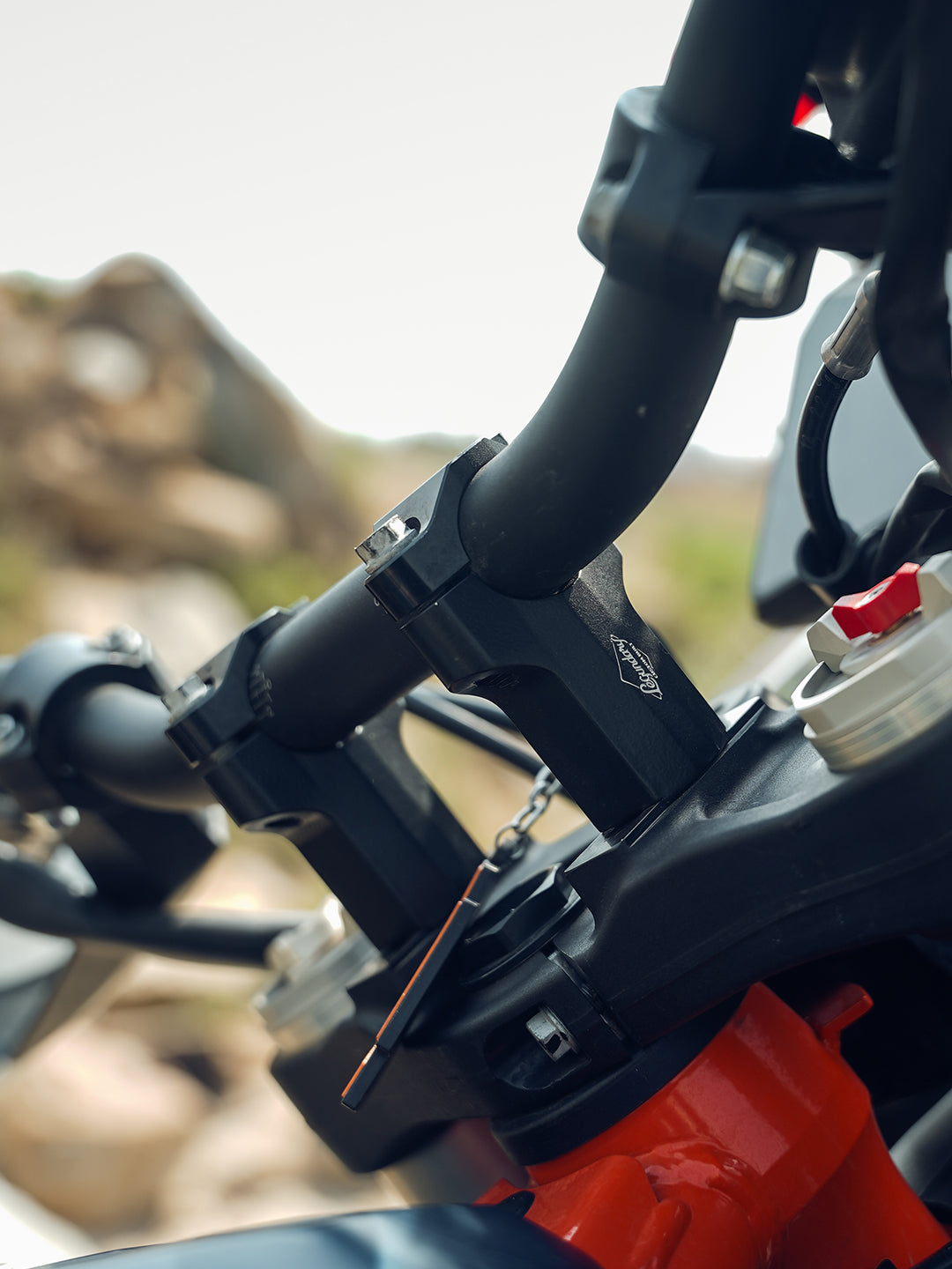 KTM ADV 890 Dodger Handle Riser Black