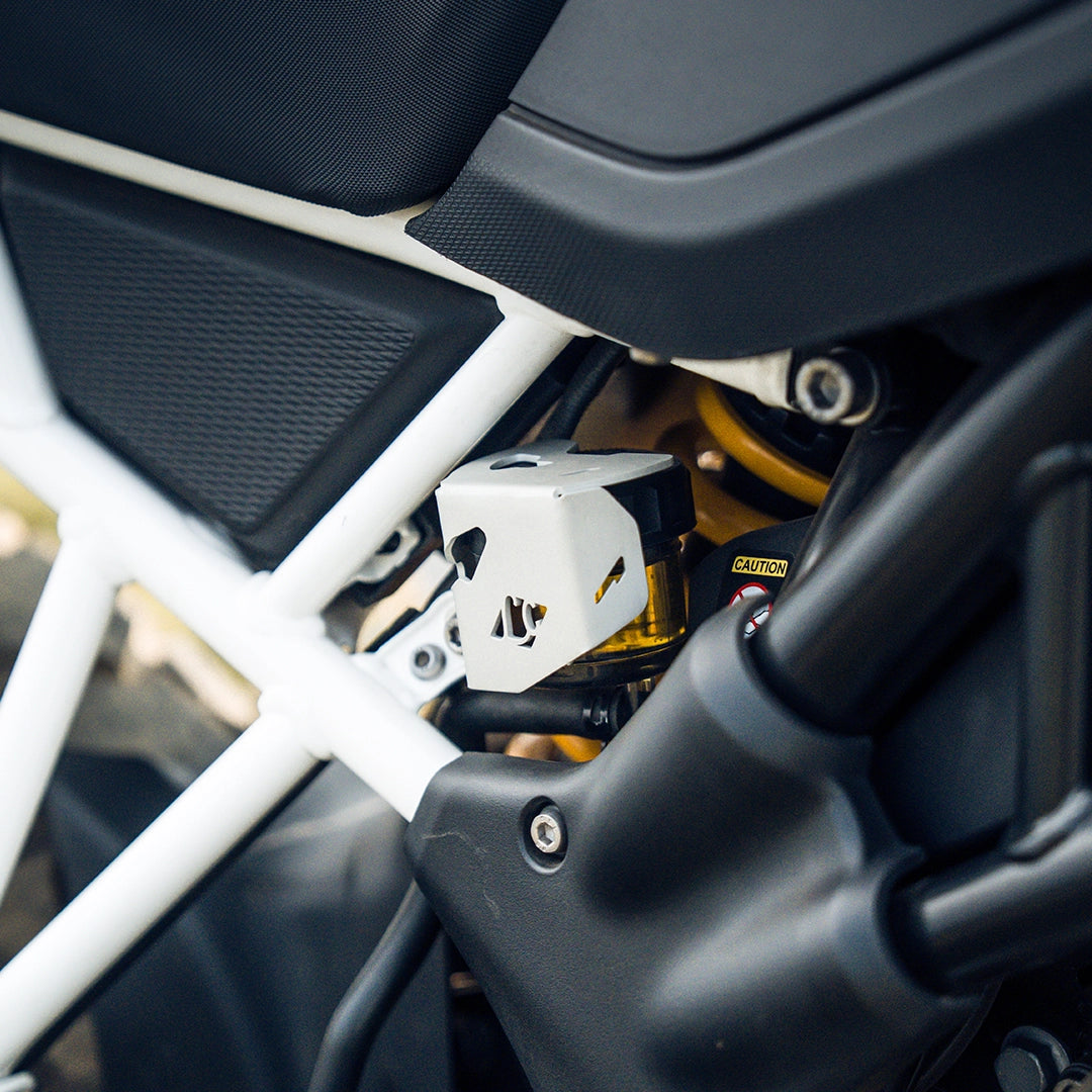 APACHE RTX 300 CASQUE REAR OIL CAP